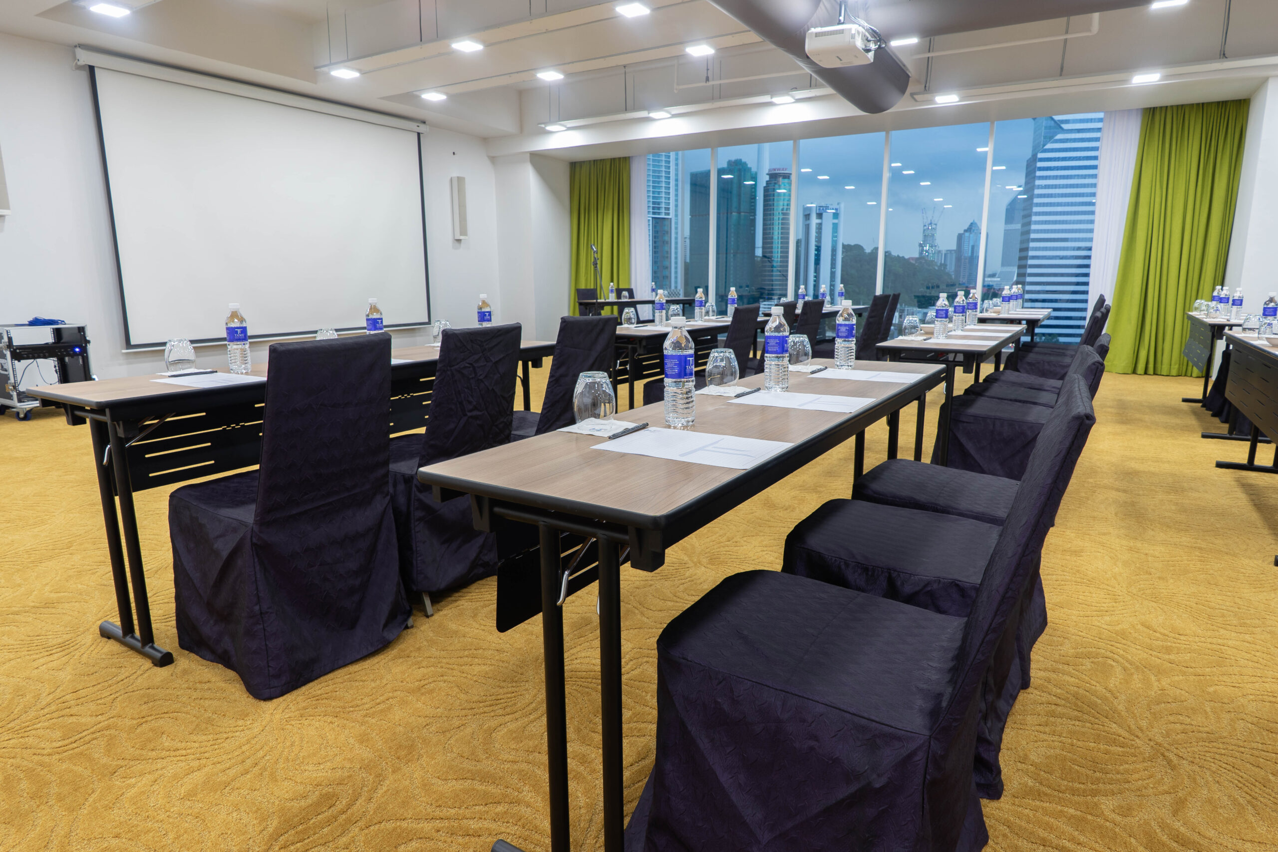 MEETING ROOM